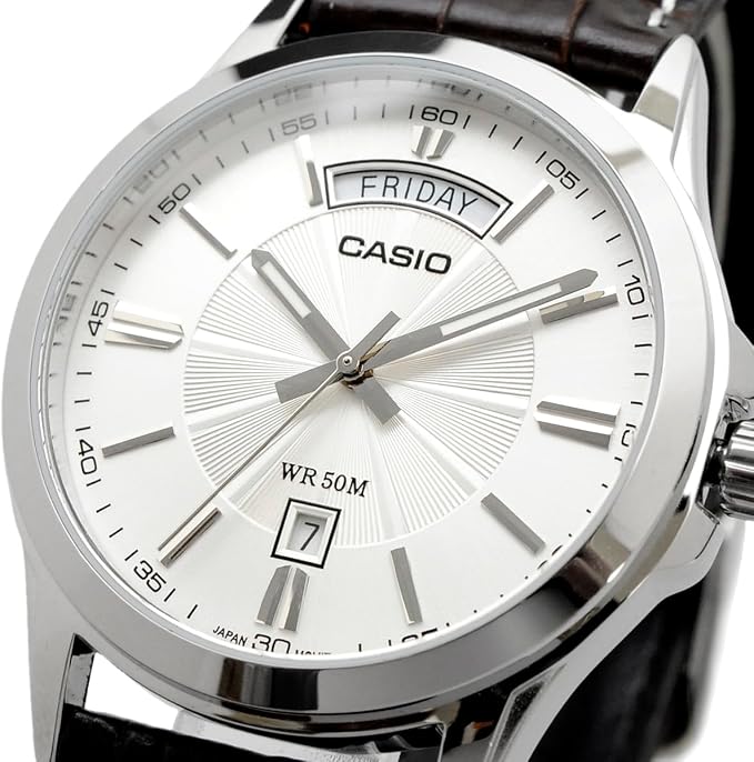MTP-1381L-7AV Casio, vista frontal de la caja y la correa de cuero marrón