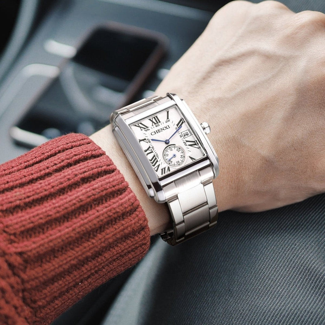 Reloj CHENXI original para hombre con diseño elegante y acabado metálico en Perú