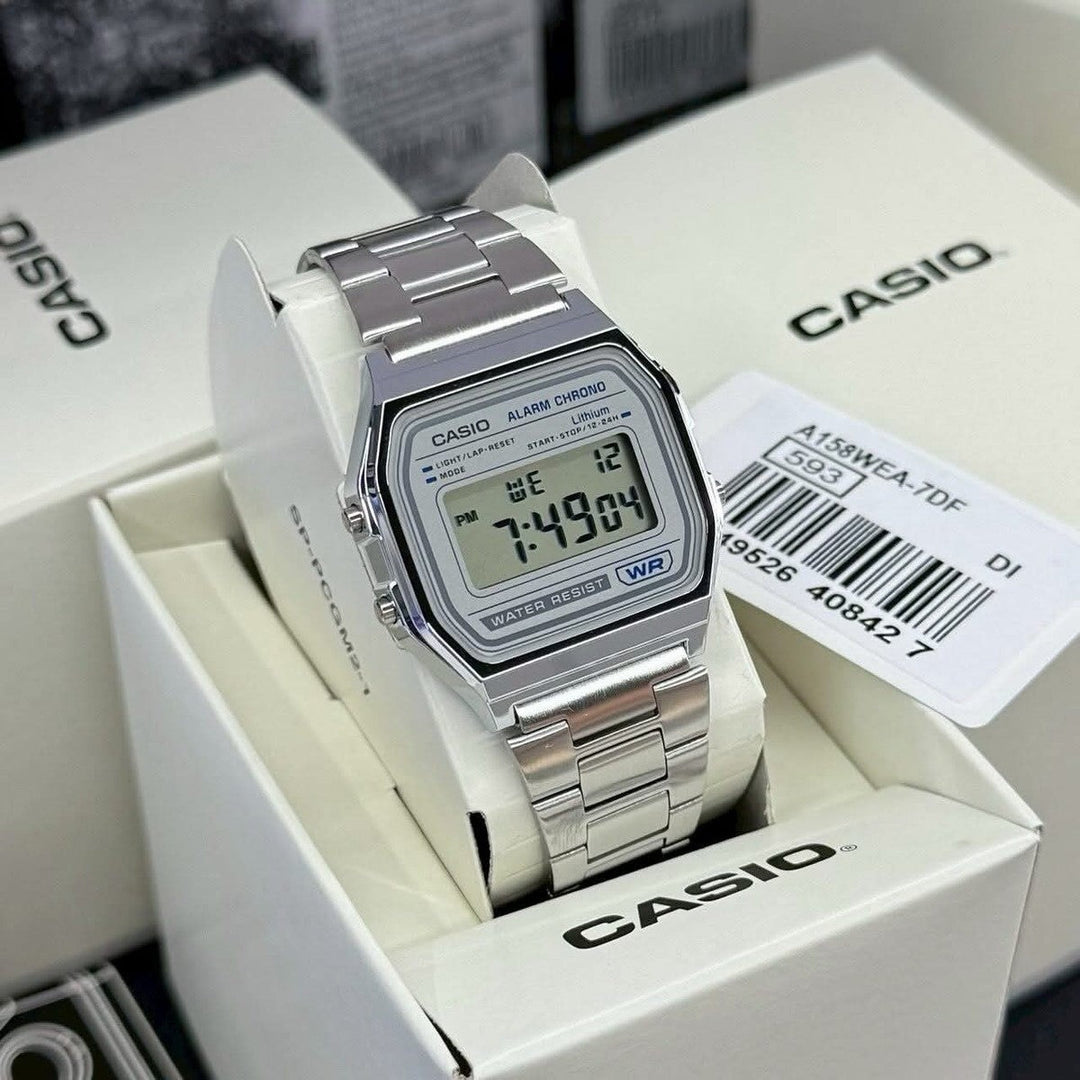 Reloj Casio A158WEA-7 plateado con detalles azules unisex original en Perú - vista principal
