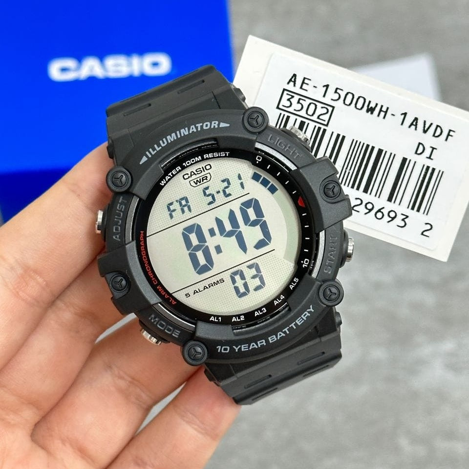 Reloj Casio AE-1500WH-1AV negro resina original en Perú - detalle de caja y correa