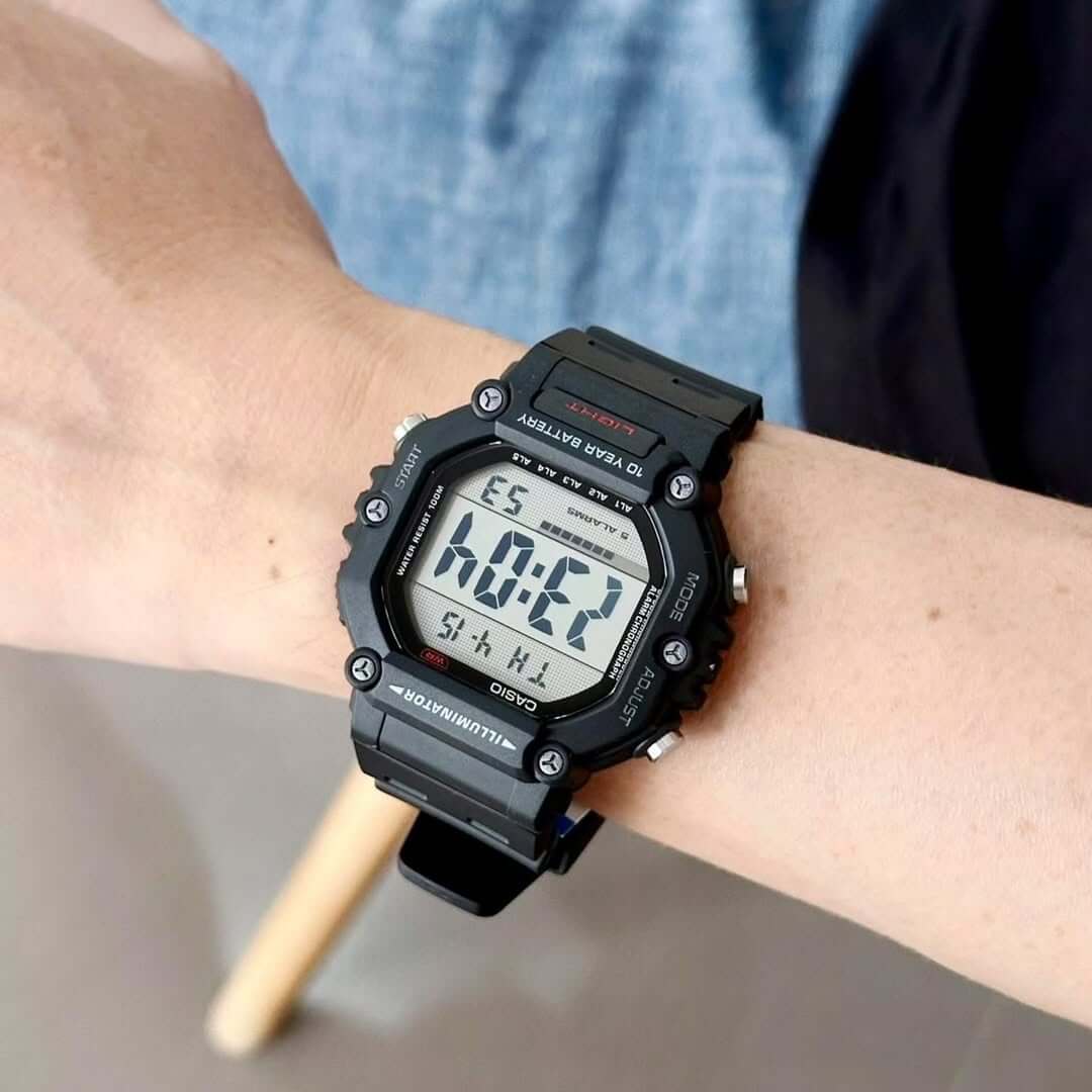 Reloj Casio AE-1600H-1AV digital negro original en Perú - vista adicional del producto