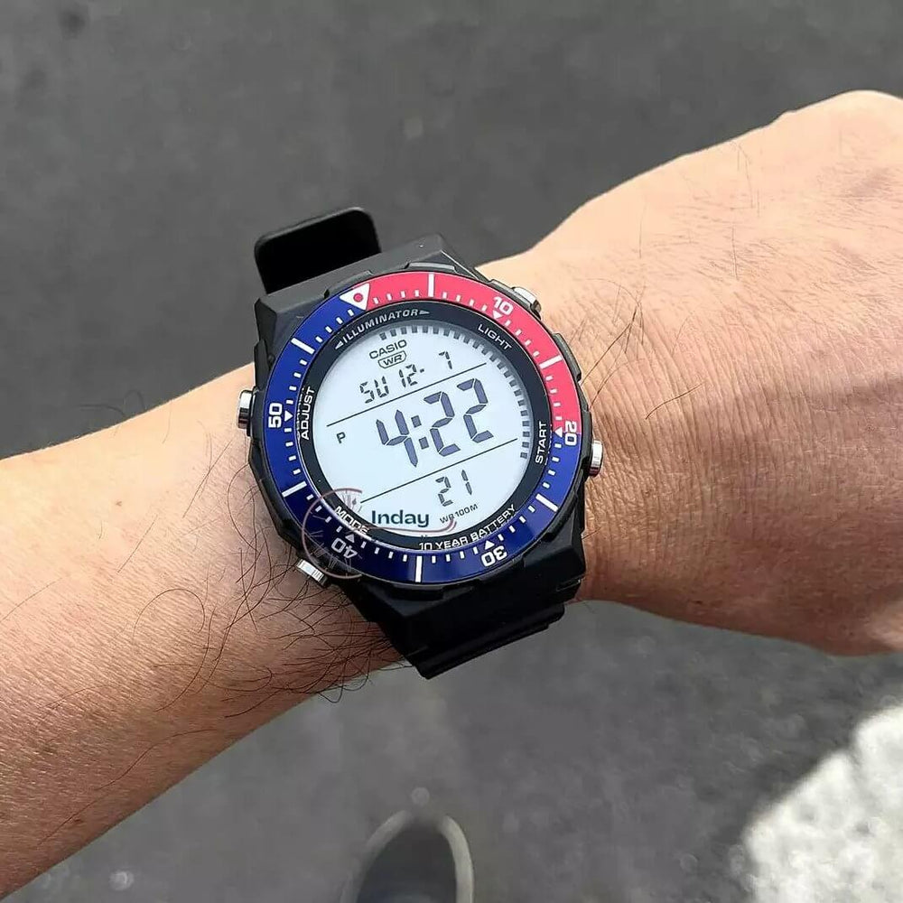 Reloj Casio AE-1700H-1A2V negro con bisel azul y rojo para hombre original en Perú - detalle de esfera o pantalla