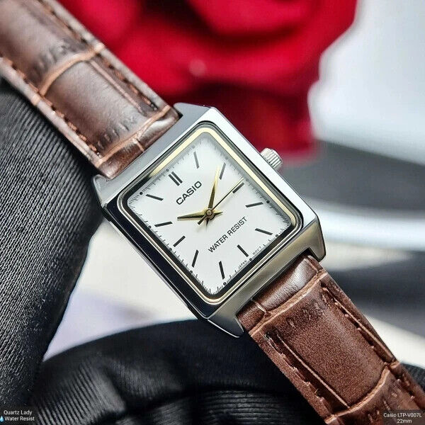 Reloj Casio LTP-V007L-7E2 blanco y negro cuero negro original en Perú - detalle de esfera y diseño