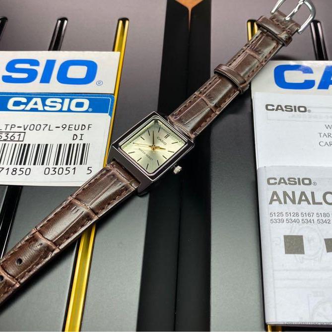 Reloj Casio LTP-V007L-9E champagne y marrón cuero marrón original en Perú - detalle de caja y correa