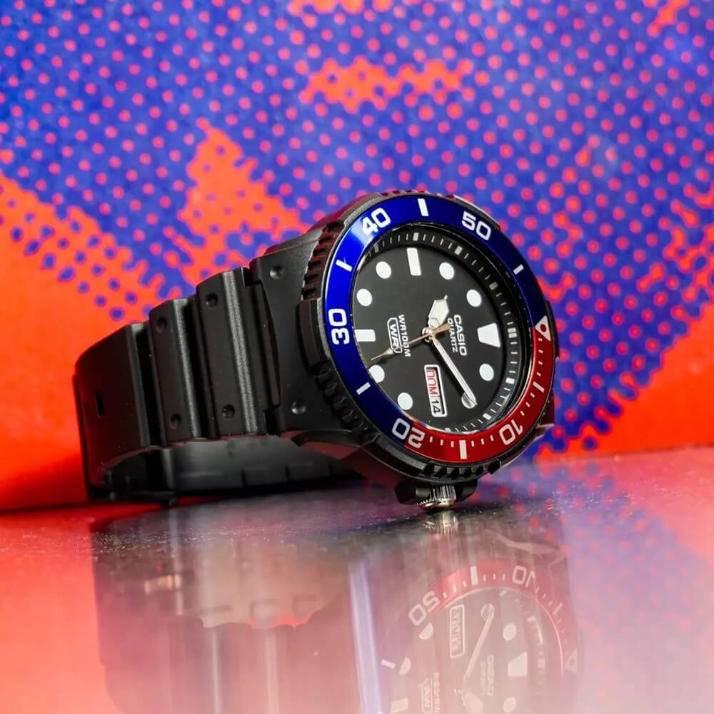 Reloj Casio MRW-230H-1E2V negro con acentos deportivos hombre original en Perú - detalle de esfera o pantalla