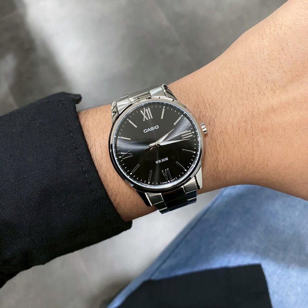 Reloj Casio MTP-1303DD-1A negro y plateado para hombre original en Perú - detalle de esfera o pantalla