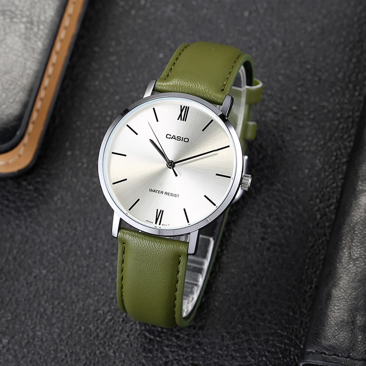 Reloj Casio MTP-VT01L-3BUDF Análogo Hombre Cuero Verde Original foto 2 - reloj Casio original en Perú | Jherr Perú
