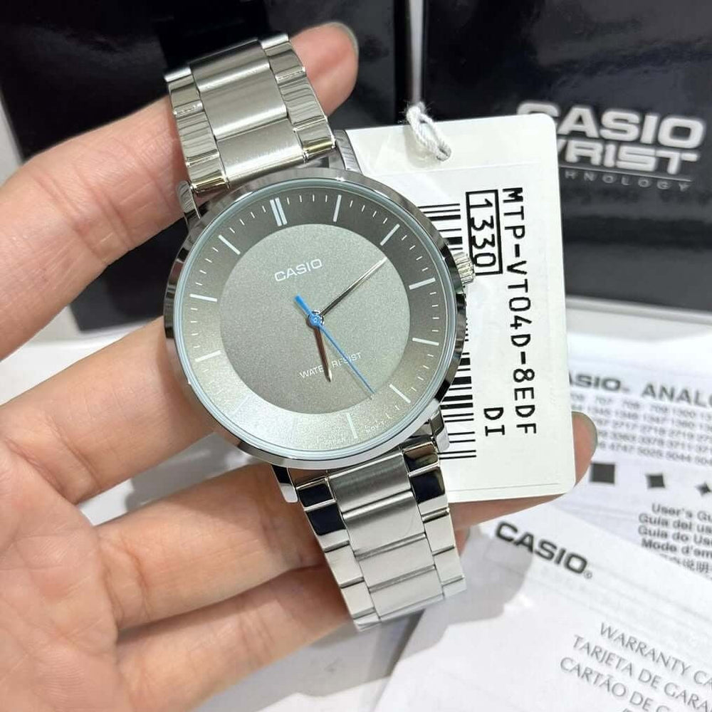 Reloj Casio MTP-VT04D-8E gris y plateado hombre original en Perú - detalle de esfera o pantalla