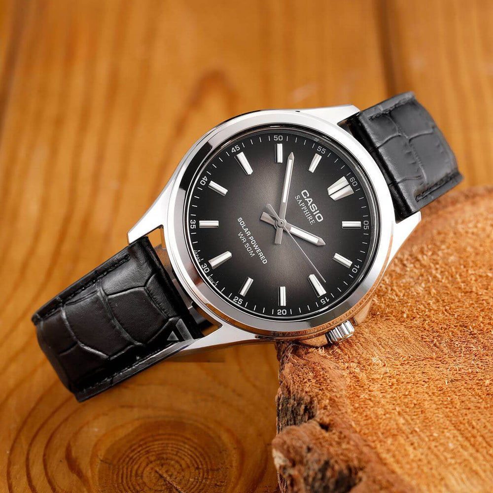 Reloj Casio MTS-RS100L-1AVDF Solar Zafiro Cuero Negro Original MTS-RS100L-1AVDF detalle de diseño en Jherr Perú