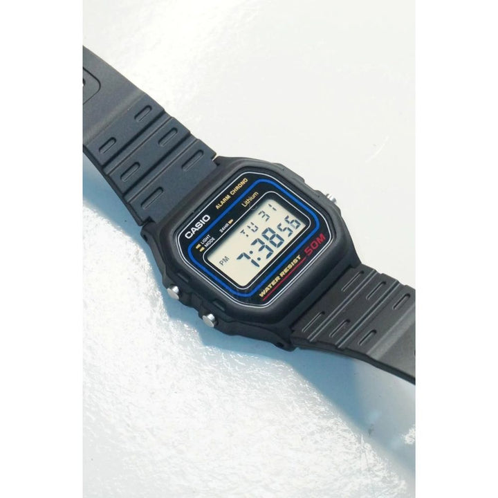 Reloj Casio W-59-1VQ correa y caja de resina negra ultraligero detalle | Jherr Perú