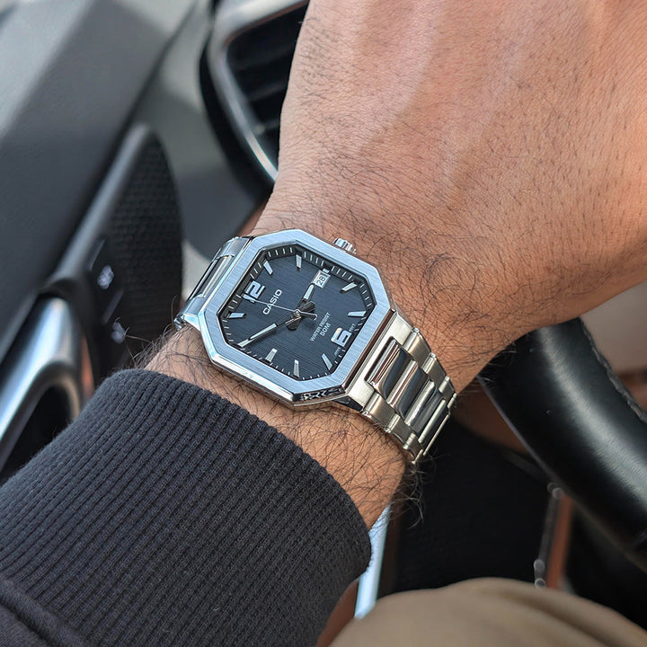 Reloj Casio MTP-B195D-1AV negro acero 50m fecha hombre original en Perú - detalle de esfera pantalla y diseño | Jherr
