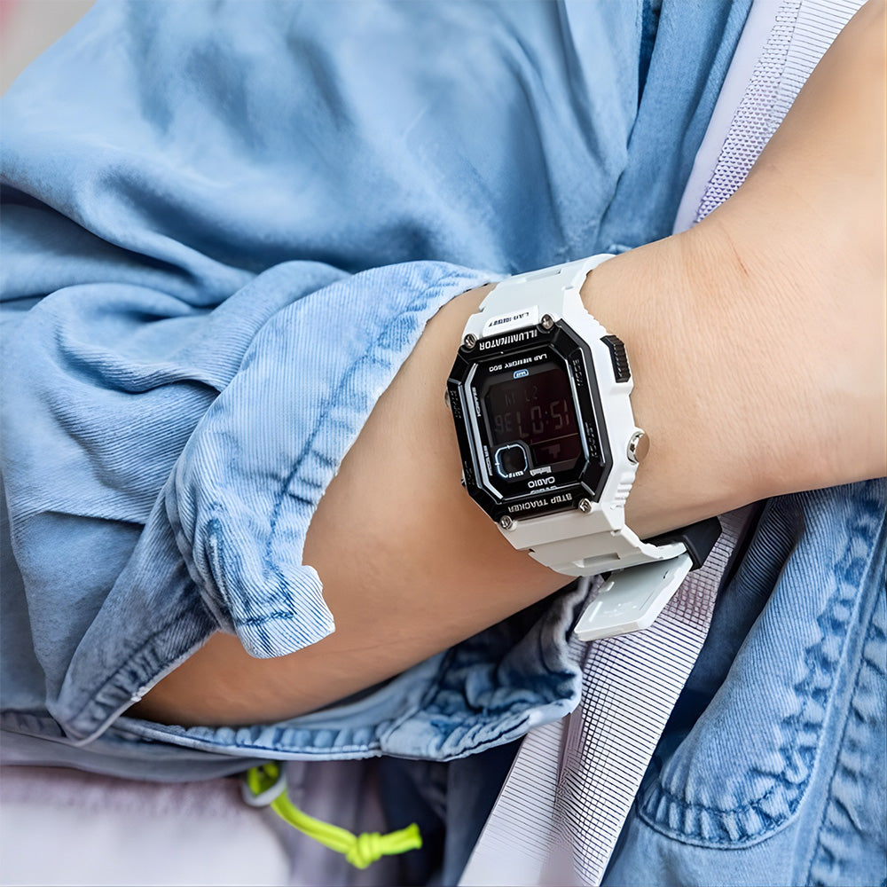 Reloj Casio WS-B1000-8BV bluetooth podometro gris 100m hombre original en Perú - detalle de esfera pantalla y diseño | Jherr