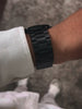 Reloj Hannah Martin negro profesional para oficina o eventos, con estilo minimalista y resistente al agua