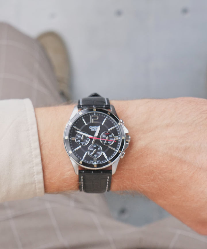 Reloj Casio Hombre MTP-1374PL-1A — Multifunción Analógico Cuero Negro con Detalles Dorados