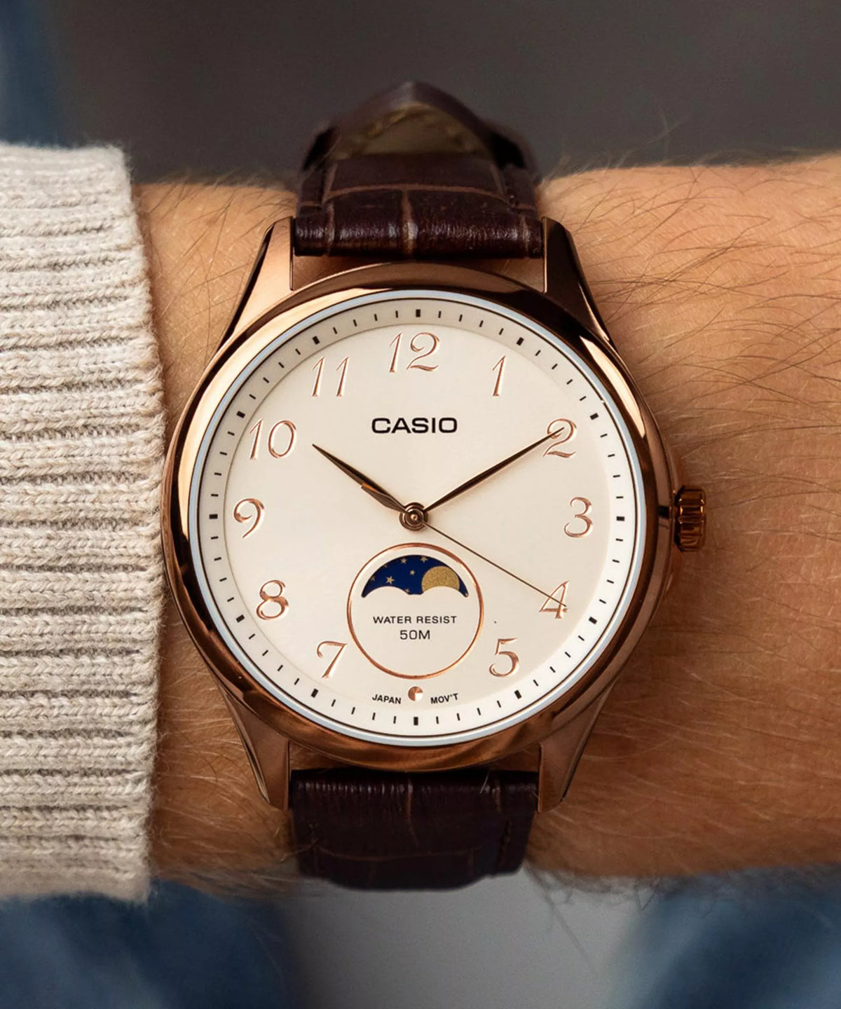 Casio MTP-M110RL-5AV reloj hombre fase lunar oro rosa correa cuero marrón cocodrilo esfera champagne analógico cuarzo 42.5mm resistente agua 50m