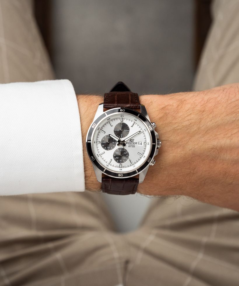 Reloj Casio Edifice EFR-526L-7A cronógrafo blanco para hombre original - detalle de esfera caja y brazalete | Jherr Perú