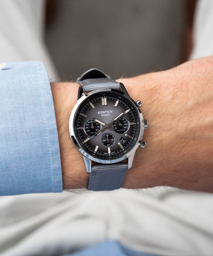 Reloj Casio Edifice EFR-575C-8A cronógrafo gris para hombre original - detalle de esfera caja y brazalete | Jherr Perú