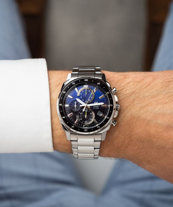 Reloj Casio Edifice EFV-600D-2A acero 100m azul para hombre original - detalle de esfera caja y brazalete | Jherr Perú