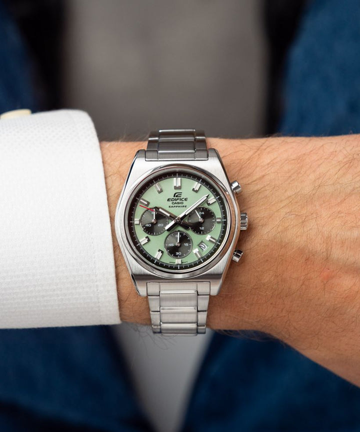 Reloj Casio Edifice EFB-730D-3A cronógrafo verde para hombre original - detalle de esfera caja y brazalete | Jherr Perú
