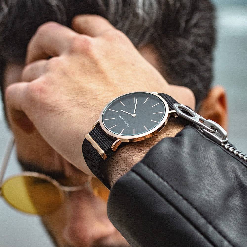 Reloj Hannah Martin Rose Gold Esfera Negra con NATO Negro - Diseño Minimalista Elegante 40mm - Hannah Martin en Perú | Jherr Jewelry